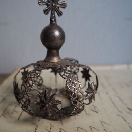 objet de couronne  B