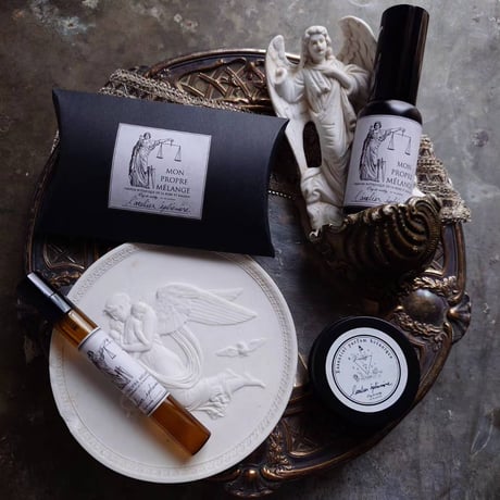 ［PARFUM BOTANIQUE DE LA ROBE ET MAISON］