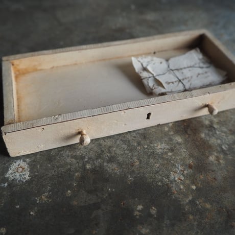 Petits meubles pour poupées B