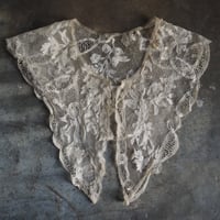 col en dentelle  a la main