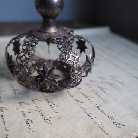 objet de couronne  B