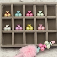 アクリルビーズ さくらんぼ　 縦穴 オーロラ加工　1個
