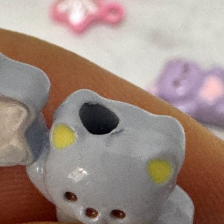 【在庫限り】カン付きクマのミニチャーム（合金製）1個
