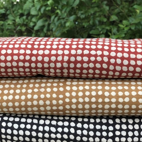 厚さが選べる　バグルー伝統染　ハンドブロックプリント生地 ー Dots