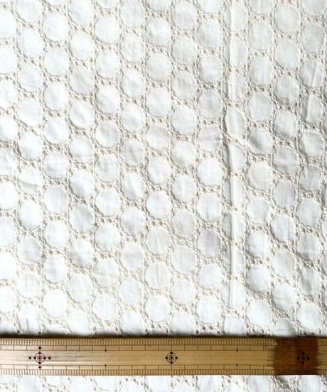 機械織りカットワーク刺繍生地　サークルー50cmー
