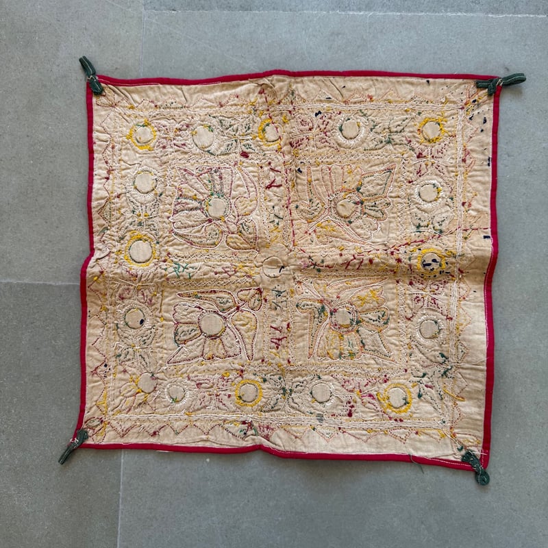 ヴィンテージ グジャラートの壁飾り 古布市 Y | ONABAKE97