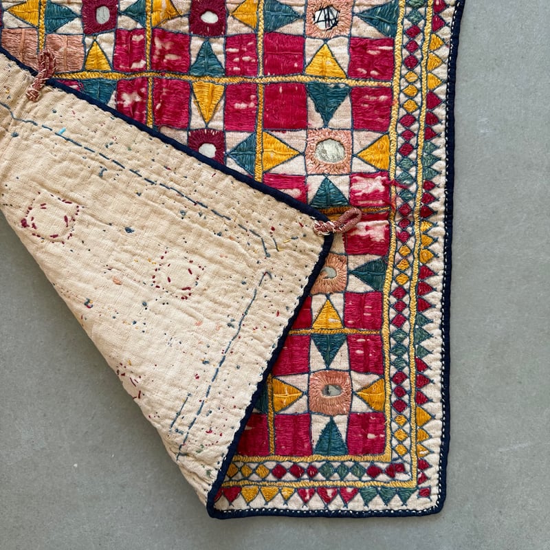 ヴィンテージ グジャラートの壁飾り 古布市 X | ONABAKE97