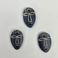 インド天然素材ボタンー木製ー38×24mm 3個