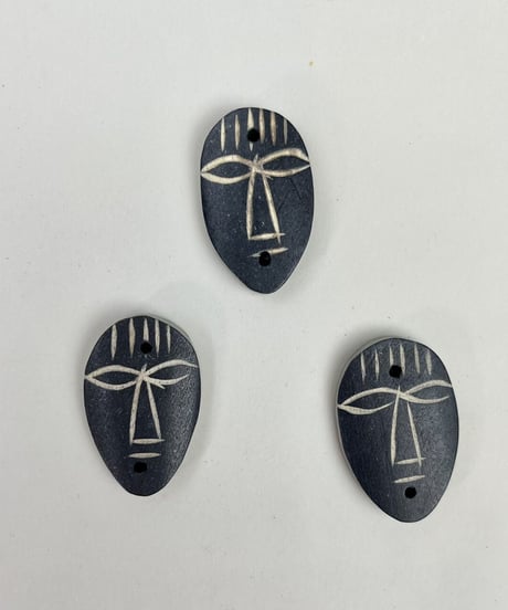 インド天然素材ボタンー木製ー38×24mm 3個