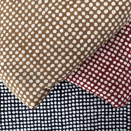 厚さが選べる　バグルー伝統染　ハンドブロックプリント生地 ー Dots