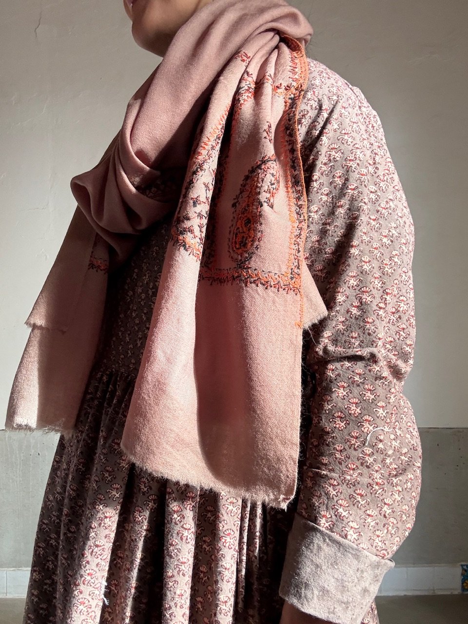カディウール 手刺繍大判ストール | ONABAKE97