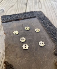 インド天然素材ボタンー金属ー10mm  10個