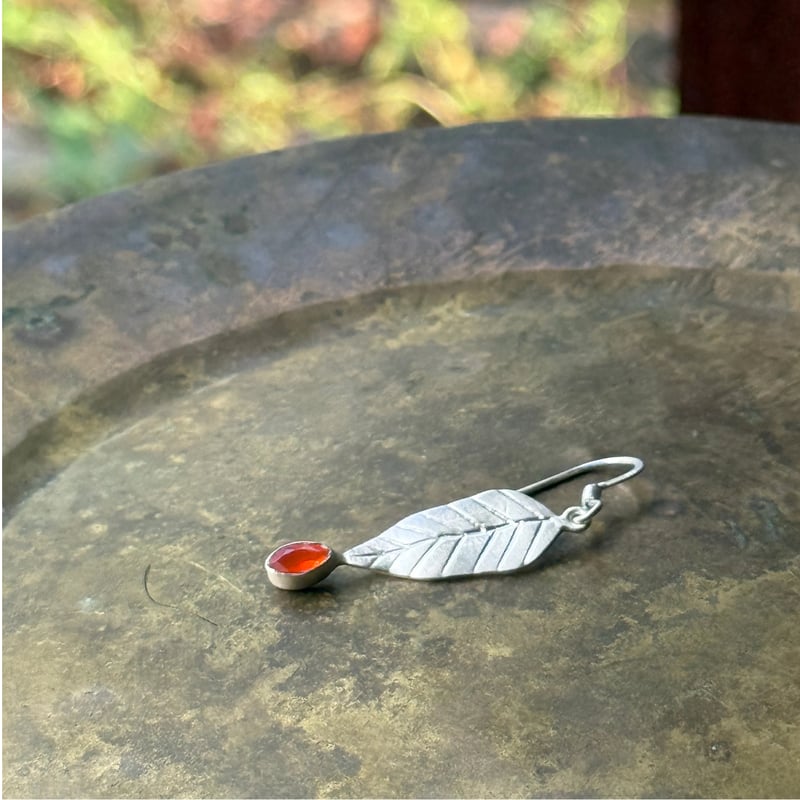 【Noel】宝石質カーネリアンのバタフライピアス Noel】宝石質カーネリアンのバタフライピアス Noel】宝石質