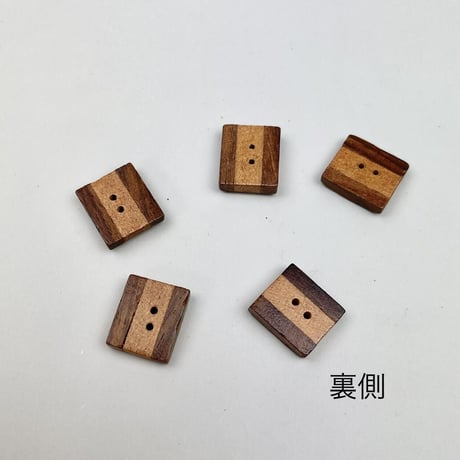 インド天然素材ボタンー木ー21×18mm  5個