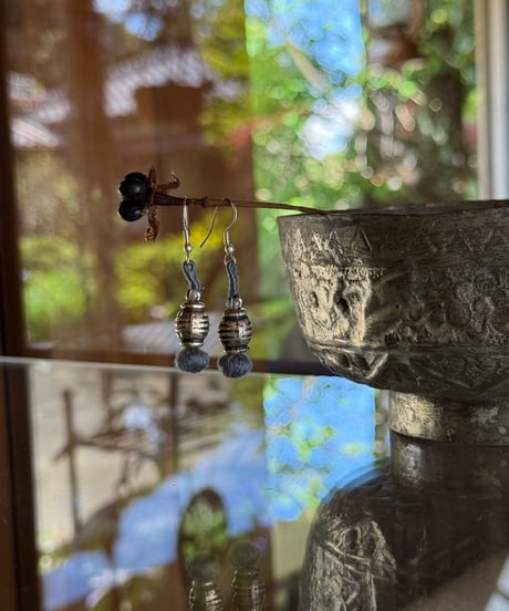 糸細工のピアス　e