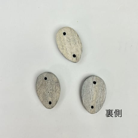 インド天然素材ボタンー木製ー38×24mm 3個
