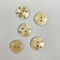 インド天然素材ボタンー水牛ー22mm  5個