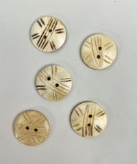 インド天然素材ボタンー水牛ー22mm  5個