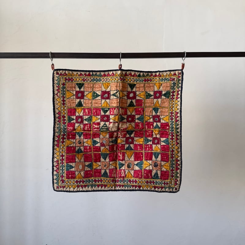 ヴィンテージ グジャラートの壁飾り 古布市 X | ONABAKE97