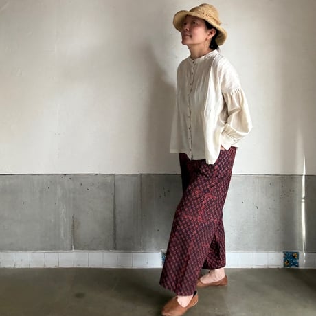 ルクツルのシンプルパンツーバグルー伝統染めハンドブロックプリントー黒×赤