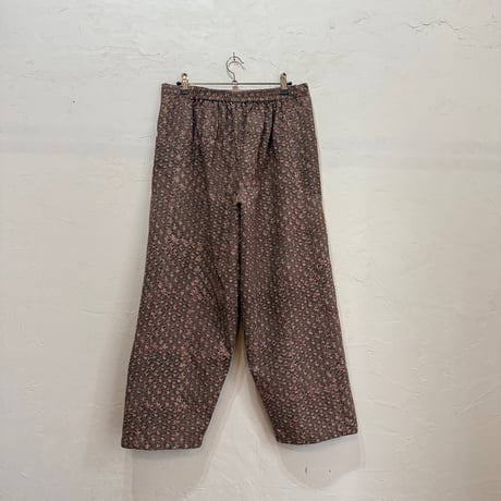 ルクツルのシンプルパンツーバグルー伝統染めハンドブロックプリントーグレー×赤