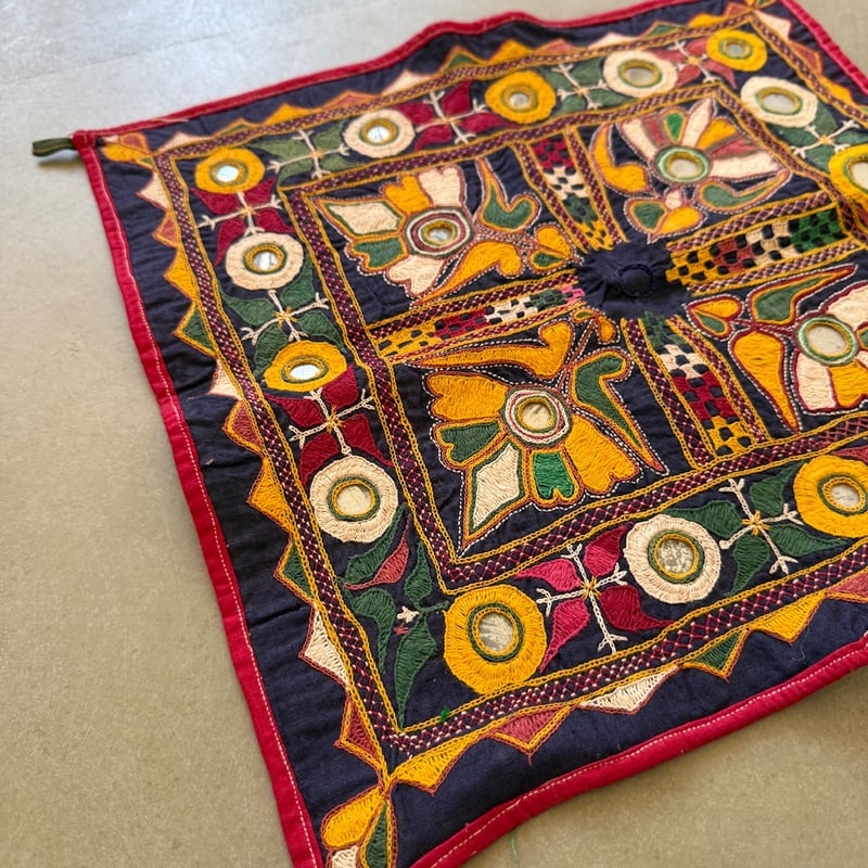 ヴィンテージ グジャラートの壁飾り 古布市 Y | ONABAKE97