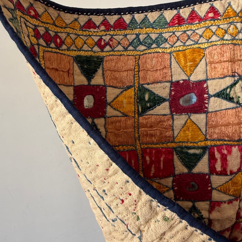 ヴィンテージ グジャラートの壁飾り 古布市 X | ONABAKE97