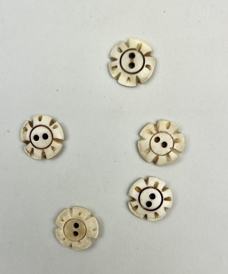 インド天然素材ボタンー水牛ー16mm  5個
