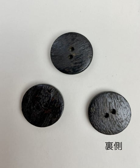 インド天然素材ボタンー木製ー27mm  3個