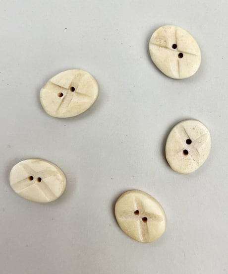 インド天然素材ボタンー水牛ー16×14mm  5個