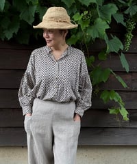 ルクツル・ピンタックブラウス・ハンドブロックプリント  Black　60番手　小花紋様