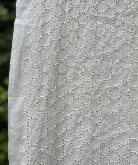 機械織りカットワーク刺繍生地　サークルー50cmー
