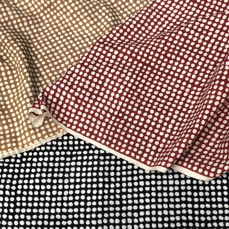 厚さが選べる　バグルー伝統染　ハンドブロックプリント生地 ー Dots