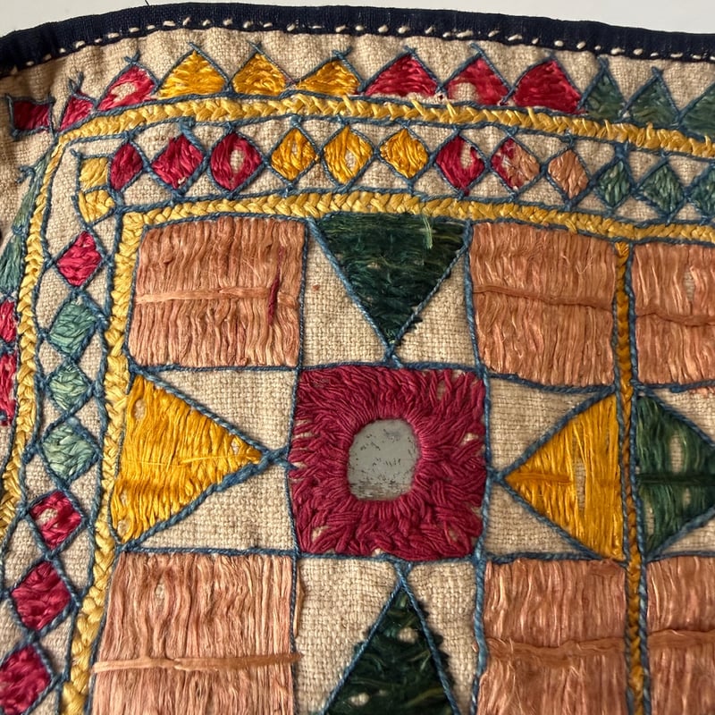 ヴィンテージ グジャラートの壁飾り 古布市 X | ONABAKE97