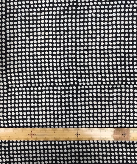 厚さが選べる　バグルー伝統染　ハンドブロックプリント生地 ー Dots