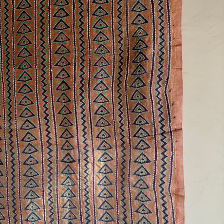 ブロックプリント　うねうねキルトブランケット　ペールオレンジ×ペールパープル ブランケット ニーラグ 70x183cm ブロックチェック チャコール ダ