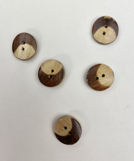 インド天然素材ボタンー木ー16mm  5個