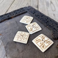 天然素材のボタンー水牛ボーンー2.5cm×2個
