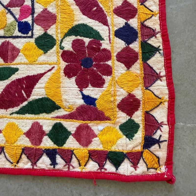 ヴィンテージ グジャラートの壁飾り 古布市 K | ONABAKE97