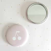 さくらんぼ   缶ミラー