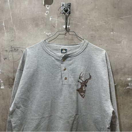 used DEER PRINT HENRY NECK T