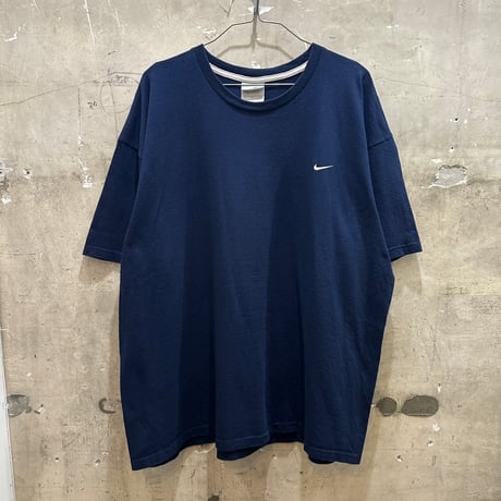 used NIKE SWOOSH TEE