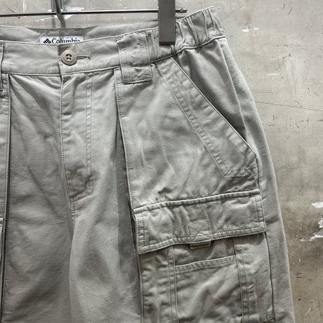 used COLUMBIA SHORT PANTS