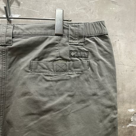 used COLUMBIA SHORT PANTS