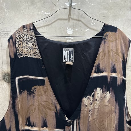usea IN VEST MENT VEST
