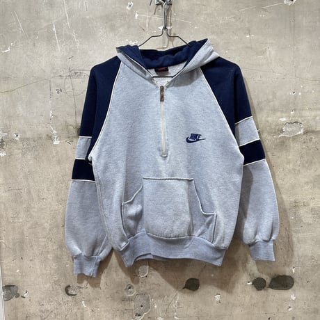 used 80s LADY'S NIKE PULL OVER SWEAT