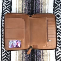 Zippy マルチウォレット [CAMEL]