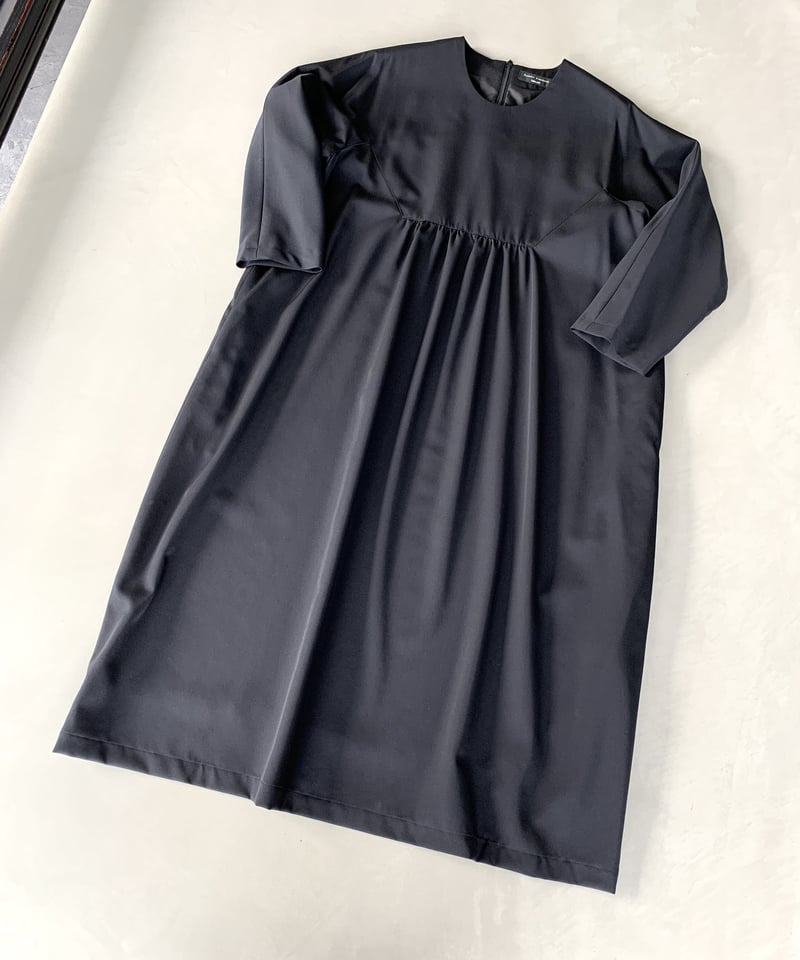 優しいフォーマル】黒ギャバワンピース（high quality Gabardine