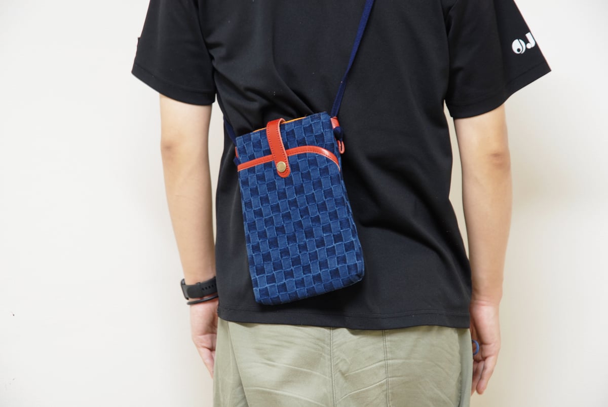 Eve UnderBlue くじ ワークシャツ サコッシュ&ポーチ Eve UnderBlue くじ サコッシュ ラバーストラップ セット - メルカリ