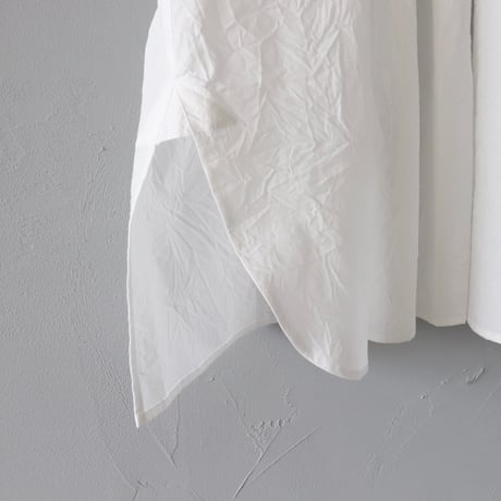 Cotton House Ayaの白のロングブラウス
